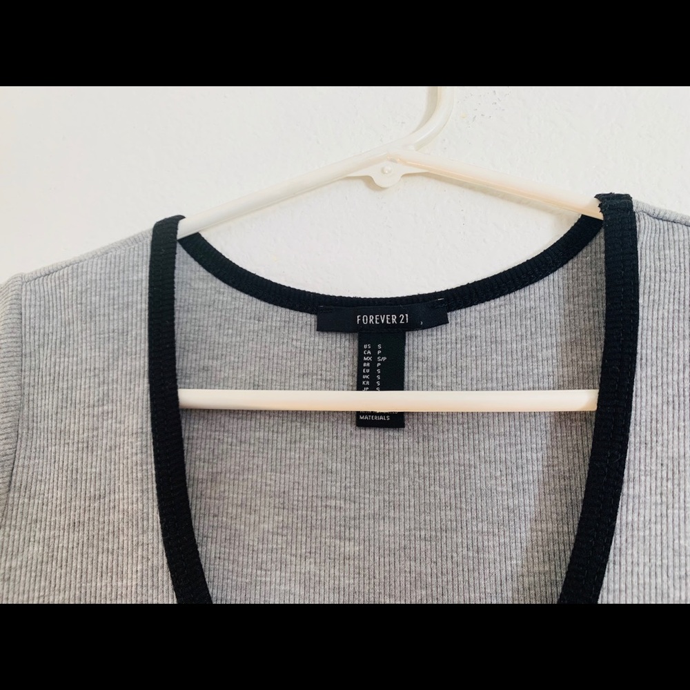 U-neck body suit, with black around the neck - Picture 3 of 3
